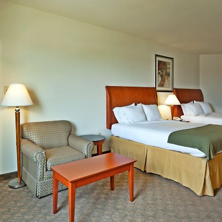 Holiday Inn Express Hotel And Suites Fairfield-North By Ihg Zewnętrze zdjęcie